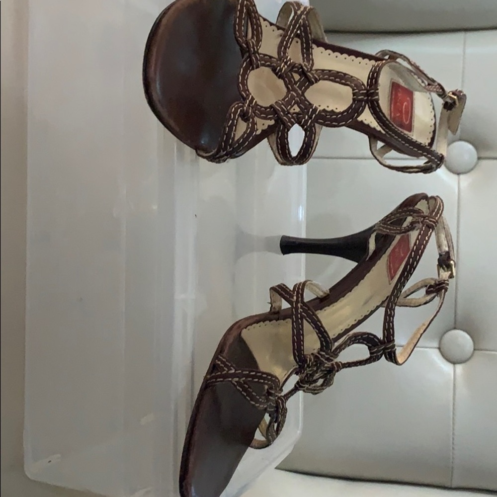 Oscar sandals-(Oscar Dela Renta Company)
